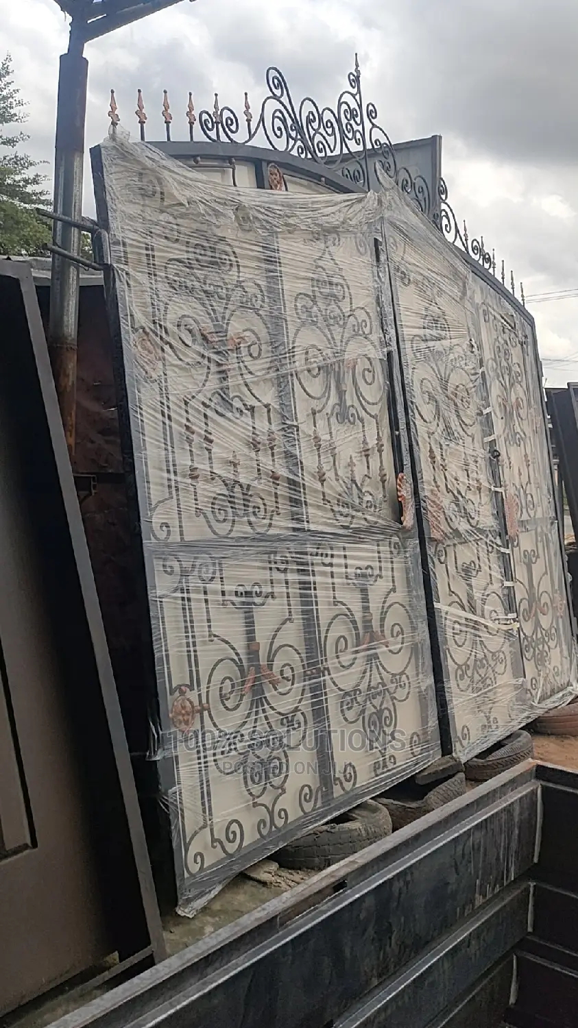 Foreign Standard Square Iron Gate/Strong Plate for Sale.
