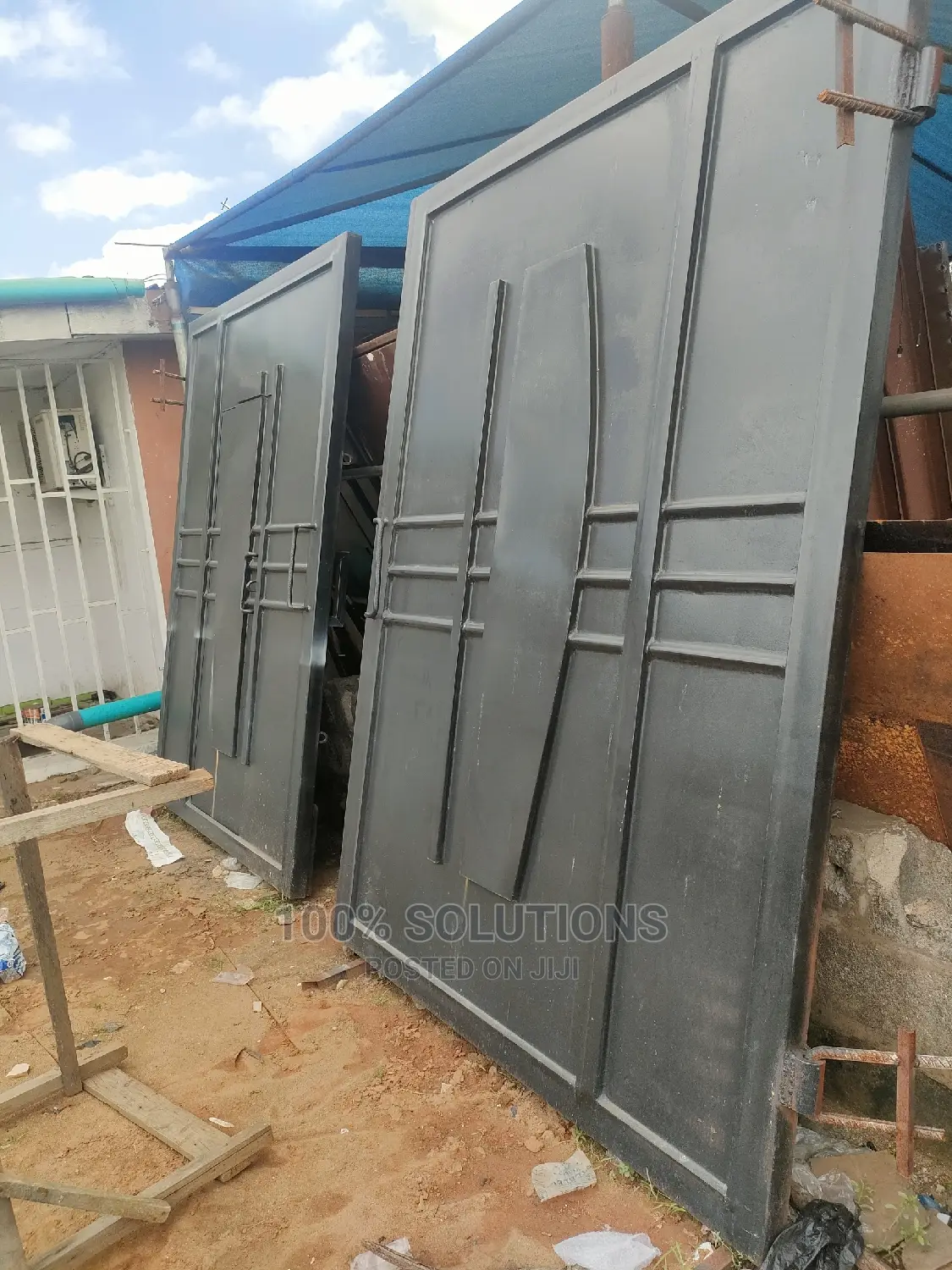 Standard Black Gate Design for the Best of Your Home