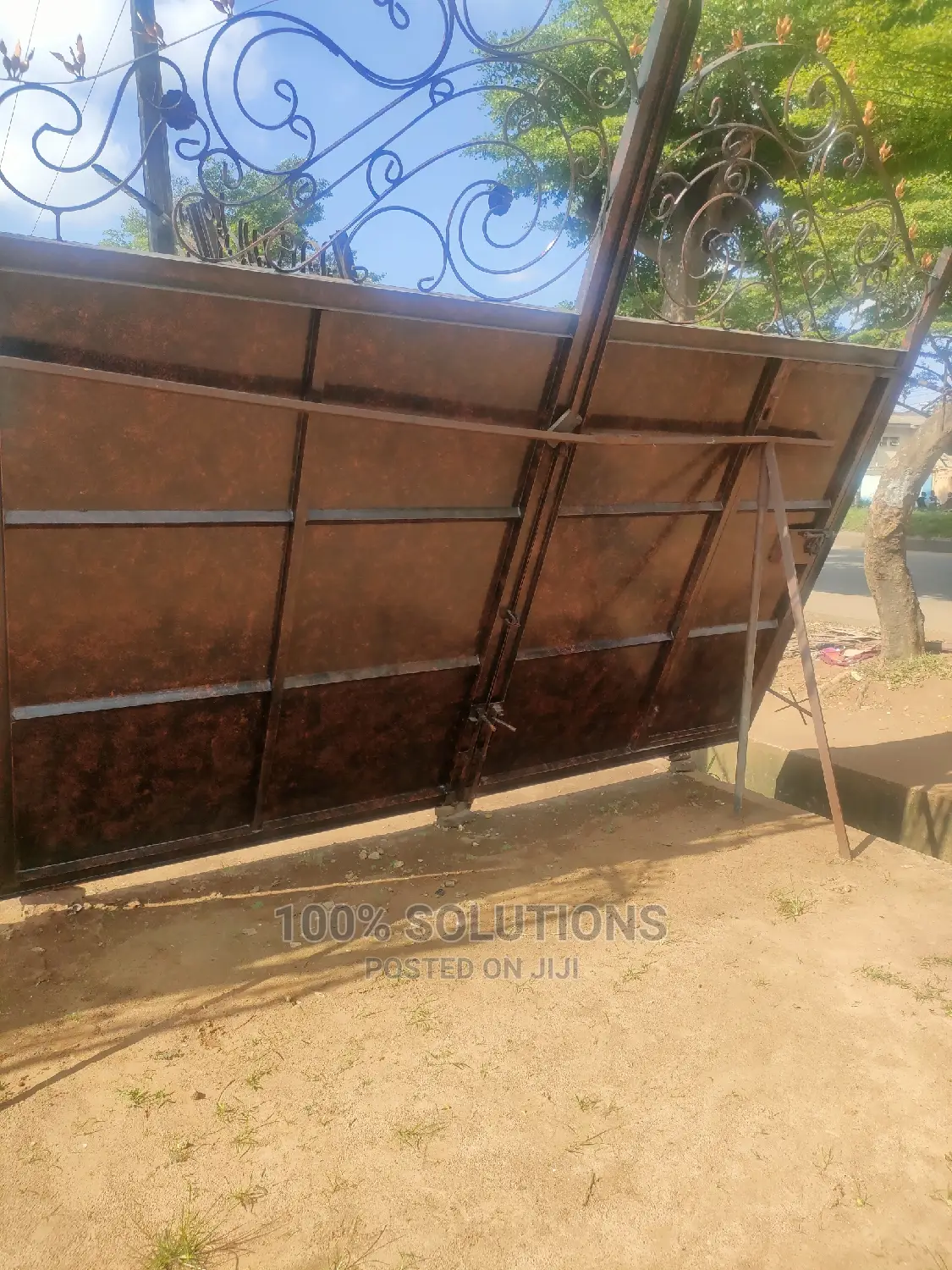 Standard Brown Gate Design for the Best of Your Home