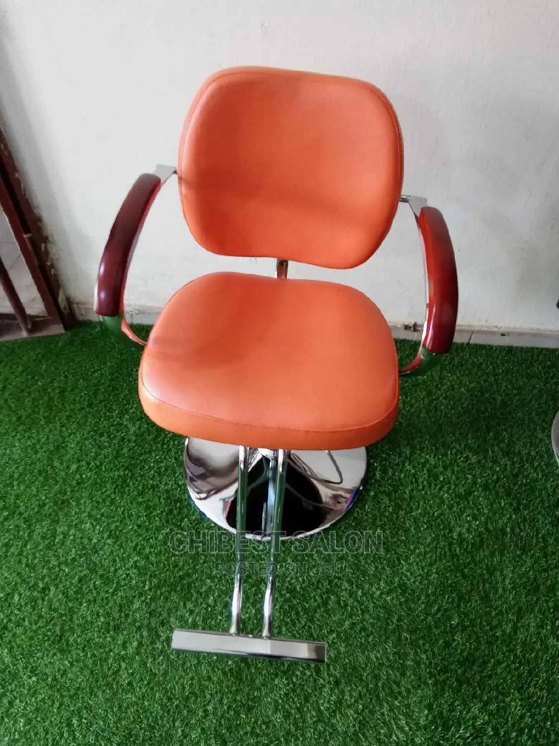New Model Stylist Chair