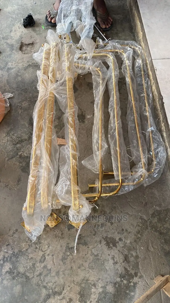4 Feets Wide U Shape Gold Wall Hangers