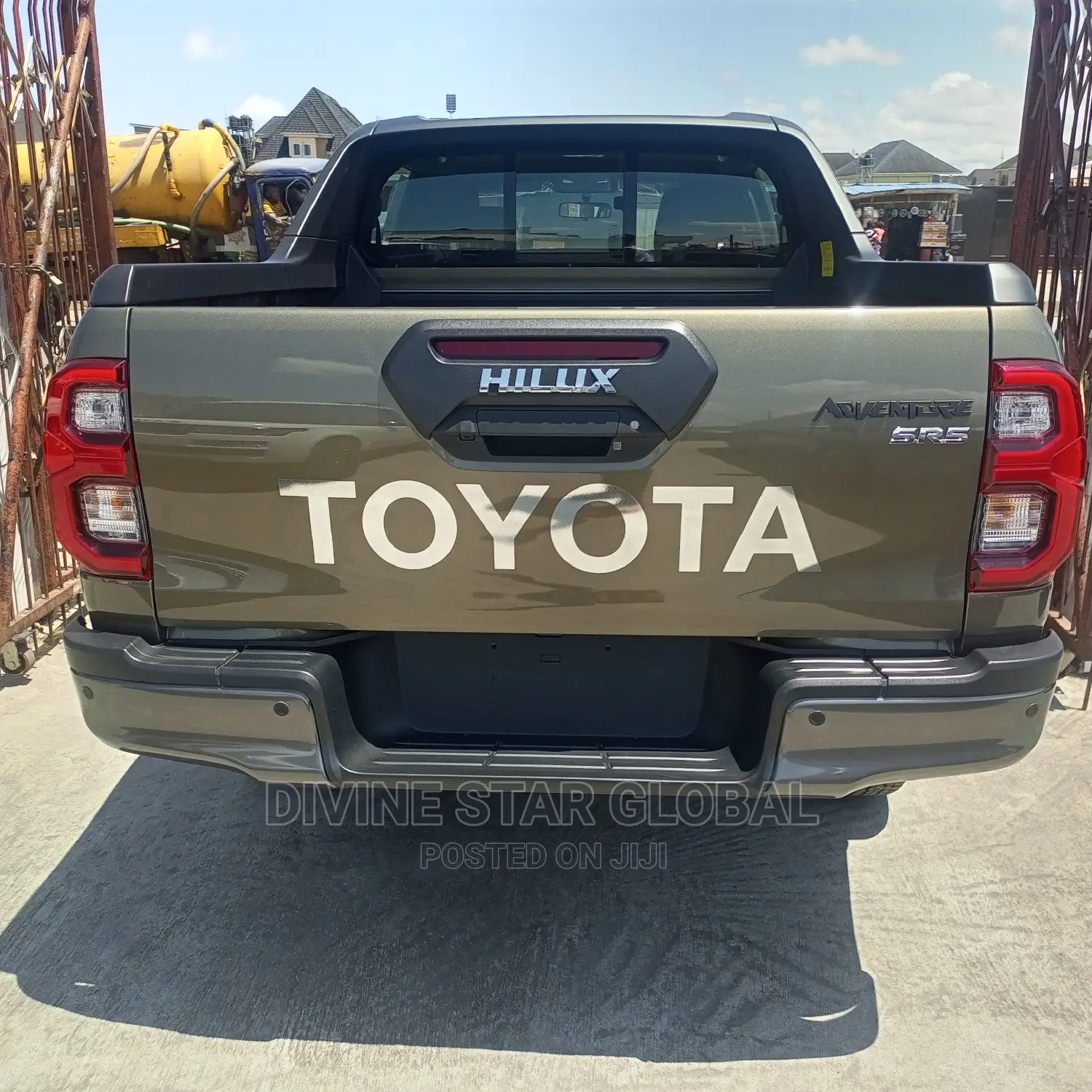 New Toyota Hilux 2023 Brown