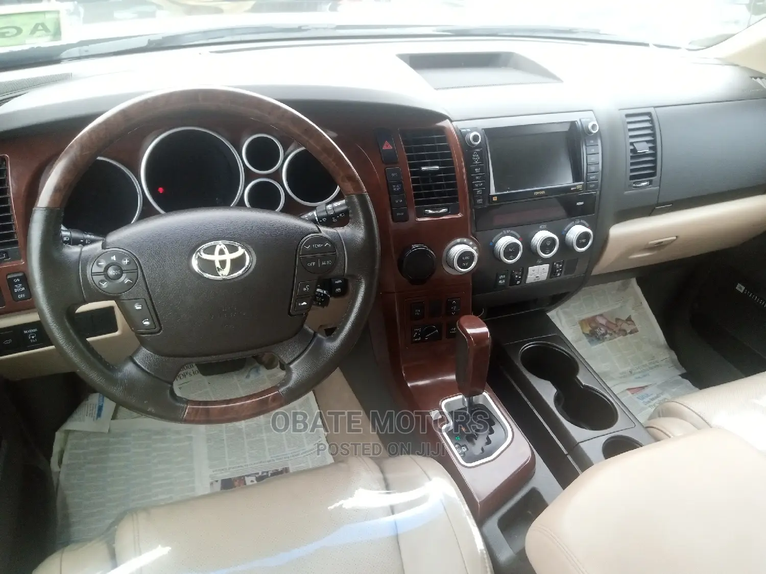 Toyota Sequoia SR5 4dr SUV (5.7L 8cyl 6A) 2015 Brown