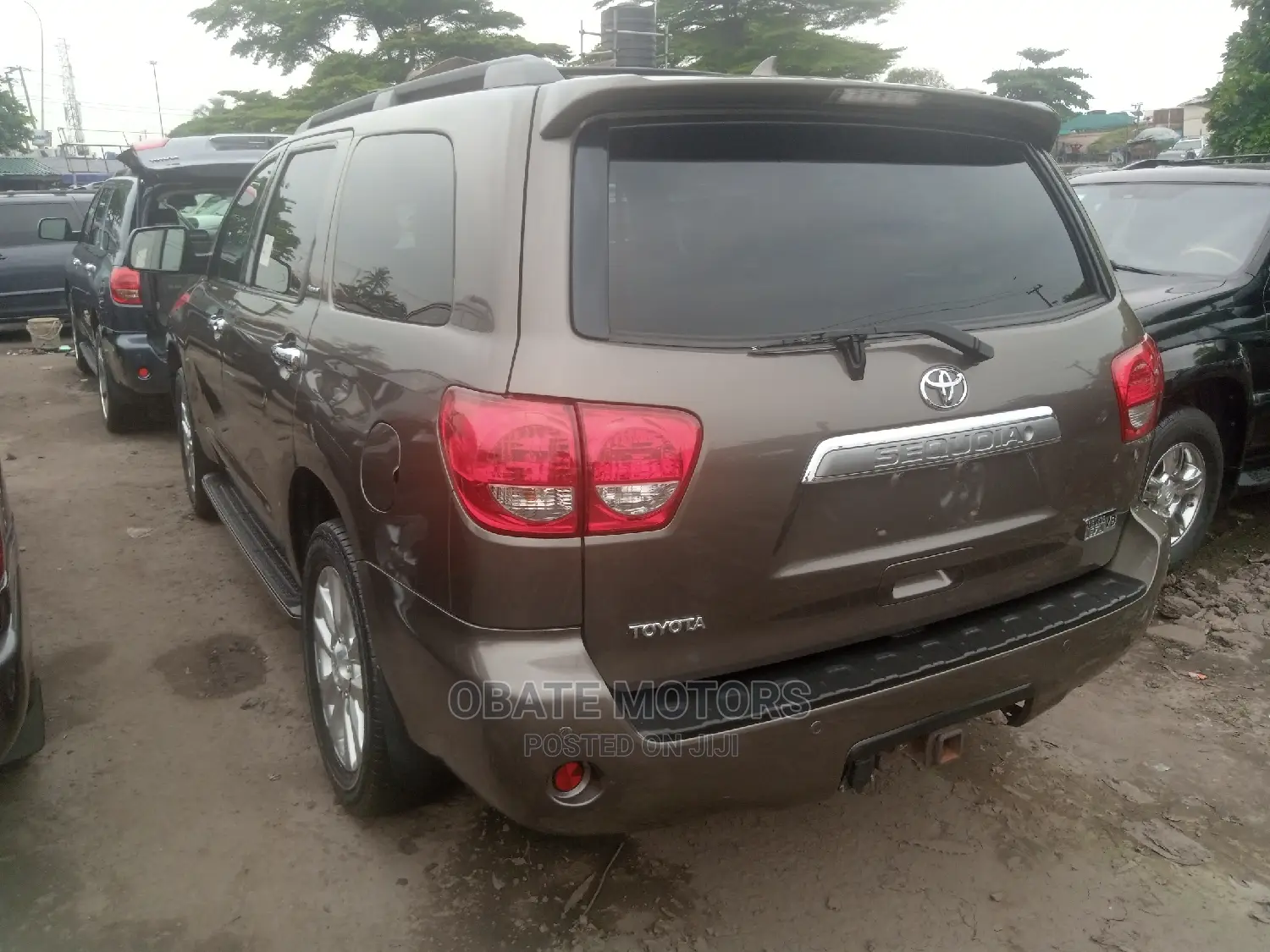 Toyota Sequoia SR5 4dr SUV (5.7L 8cyl 6A) 2015 Brown