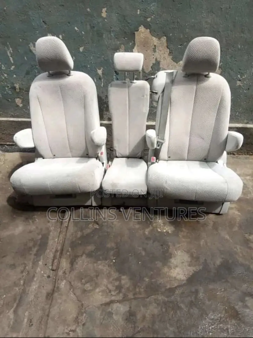 Three Middle Seat Toyota Sienna 2014