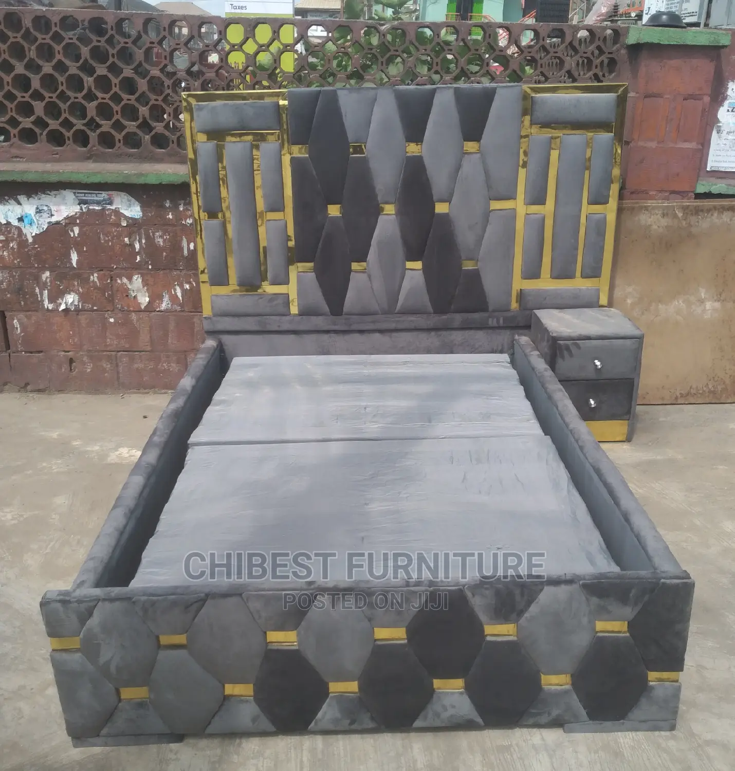 Quality 4.5by6 Upholstery Padded Bed Frame With One Bed Side