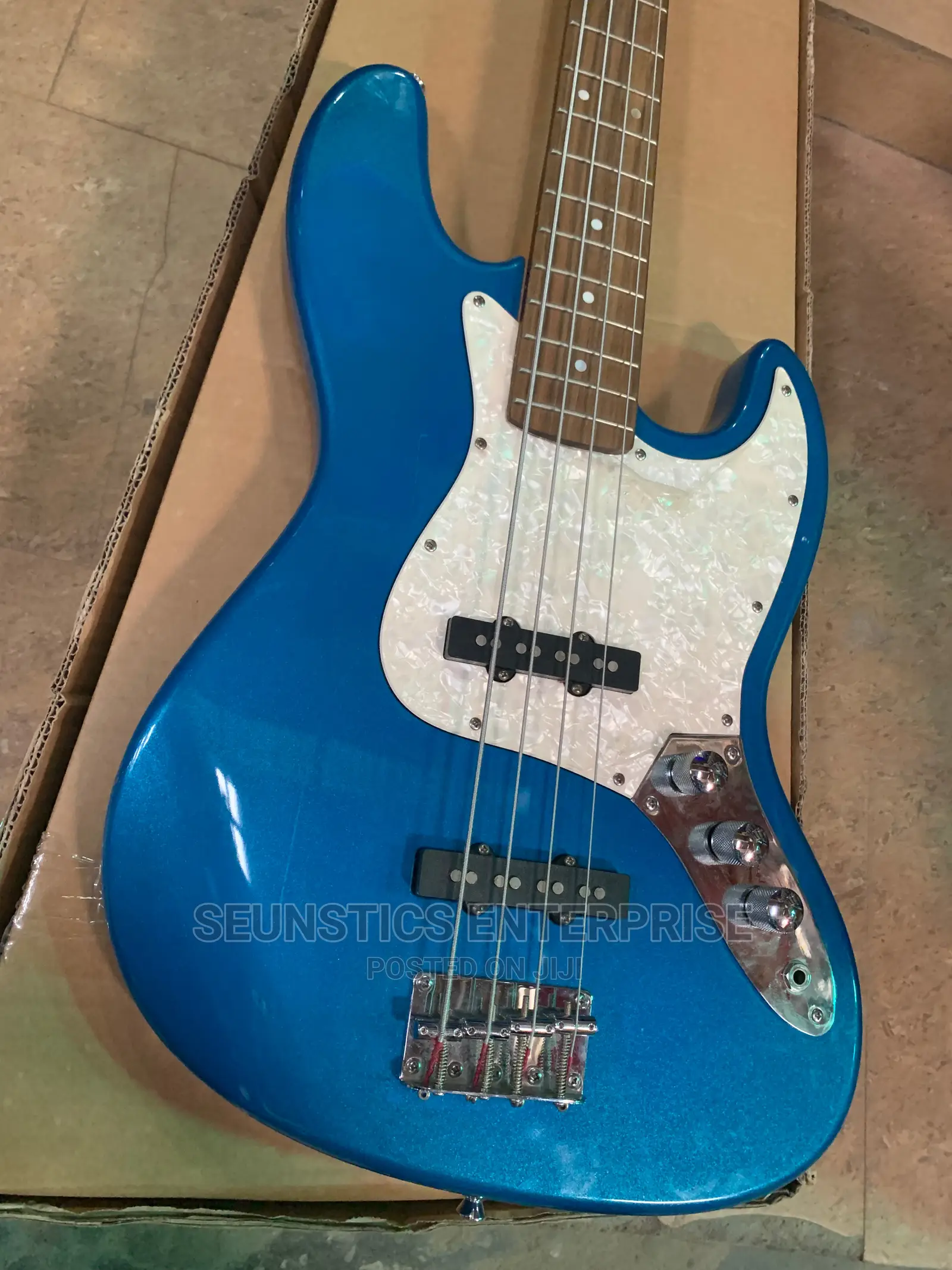Professional Photogenic Four String Passive Bass Guitar