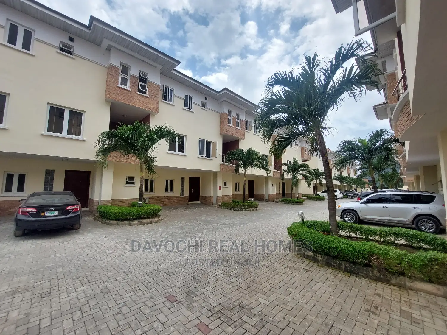 4bdrm Duplex in Chevron Conservation, Lekki for rent