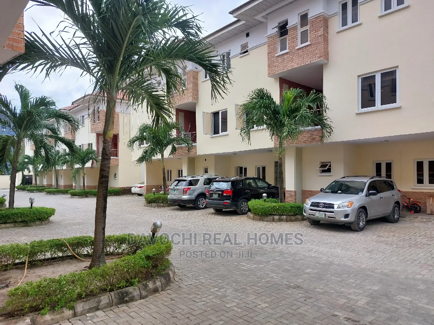 4bdrm Duplex in Chevron Conservation, Lekki for rent