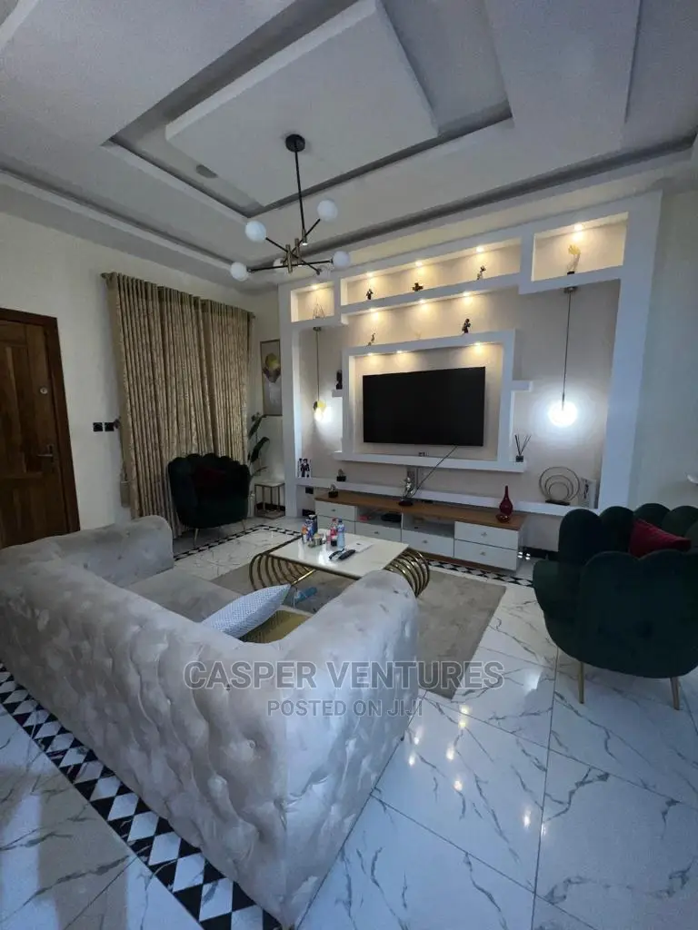 Exclusive Spacious 4bedroom Villa in Lekki for Short Let