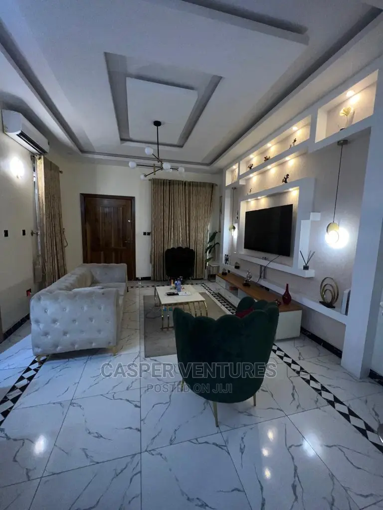Exclusive Spacious 4bedroom Villa in Lekki for Short Let