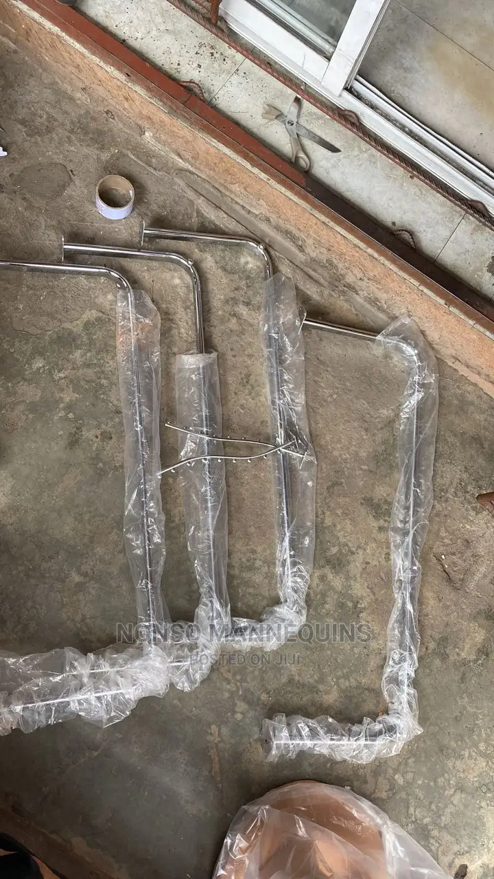 4 Feets Stainless Steel Silver U Shape Wall Hanger