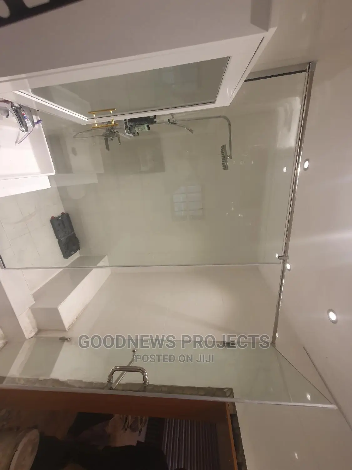 Master Bathroom Shower Glass