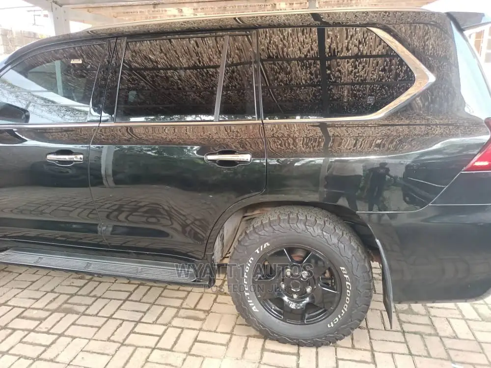 Lexus LX 570 (5 seats) AWD 2021 Black