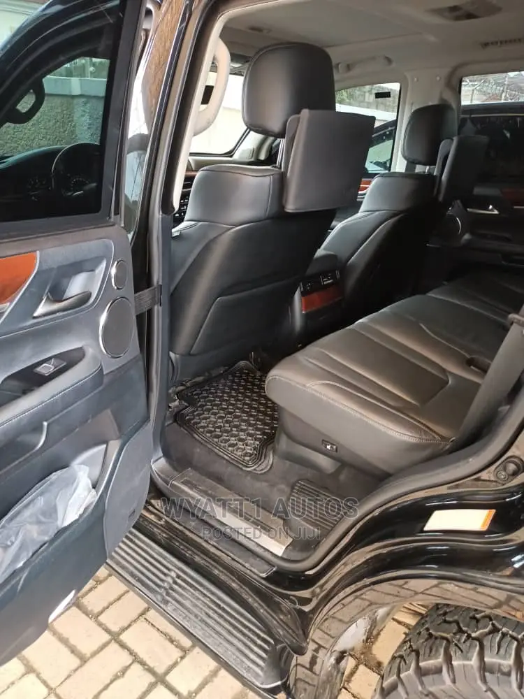 Lexus LX 570 (5 seats) AWD 2021 Black