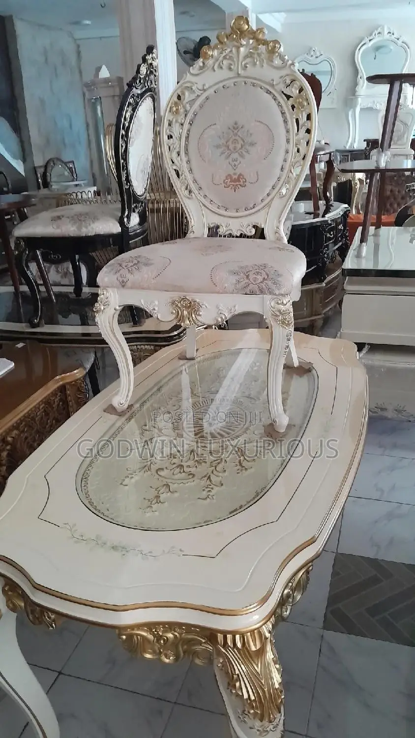 Royal Dining Table