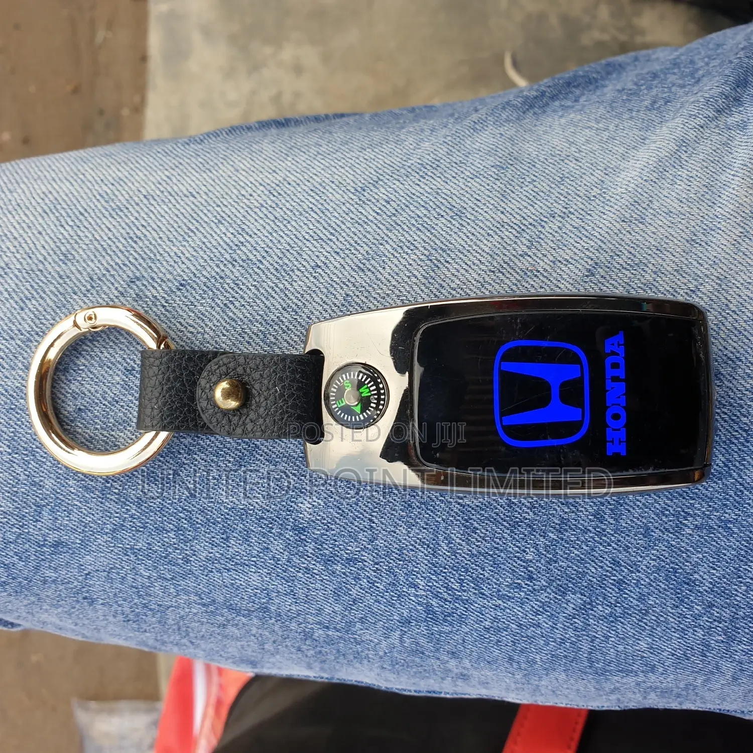 Honda Keyholder With Cigarette Liter