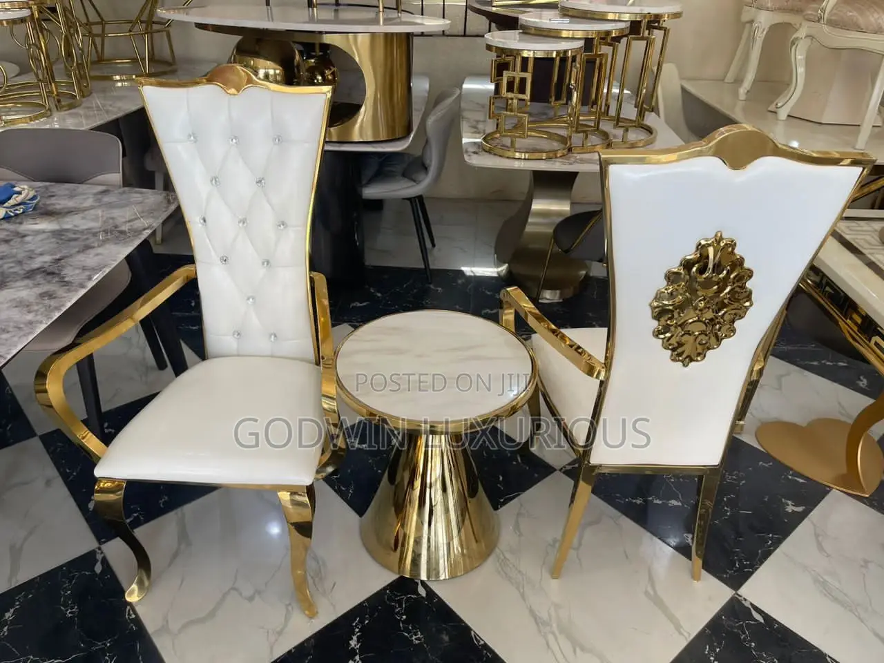 Luxury Chairs With Arms