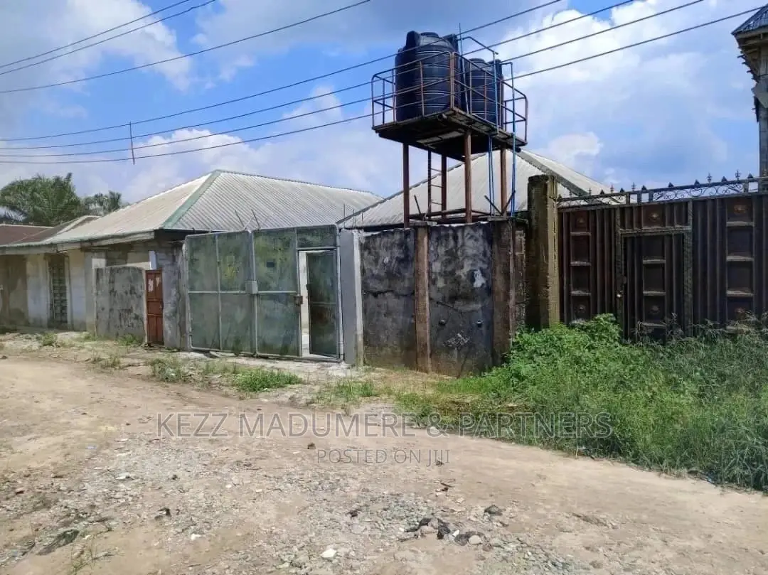 10bdrm Block of Flats in Oyibo, Oyigbo for sale