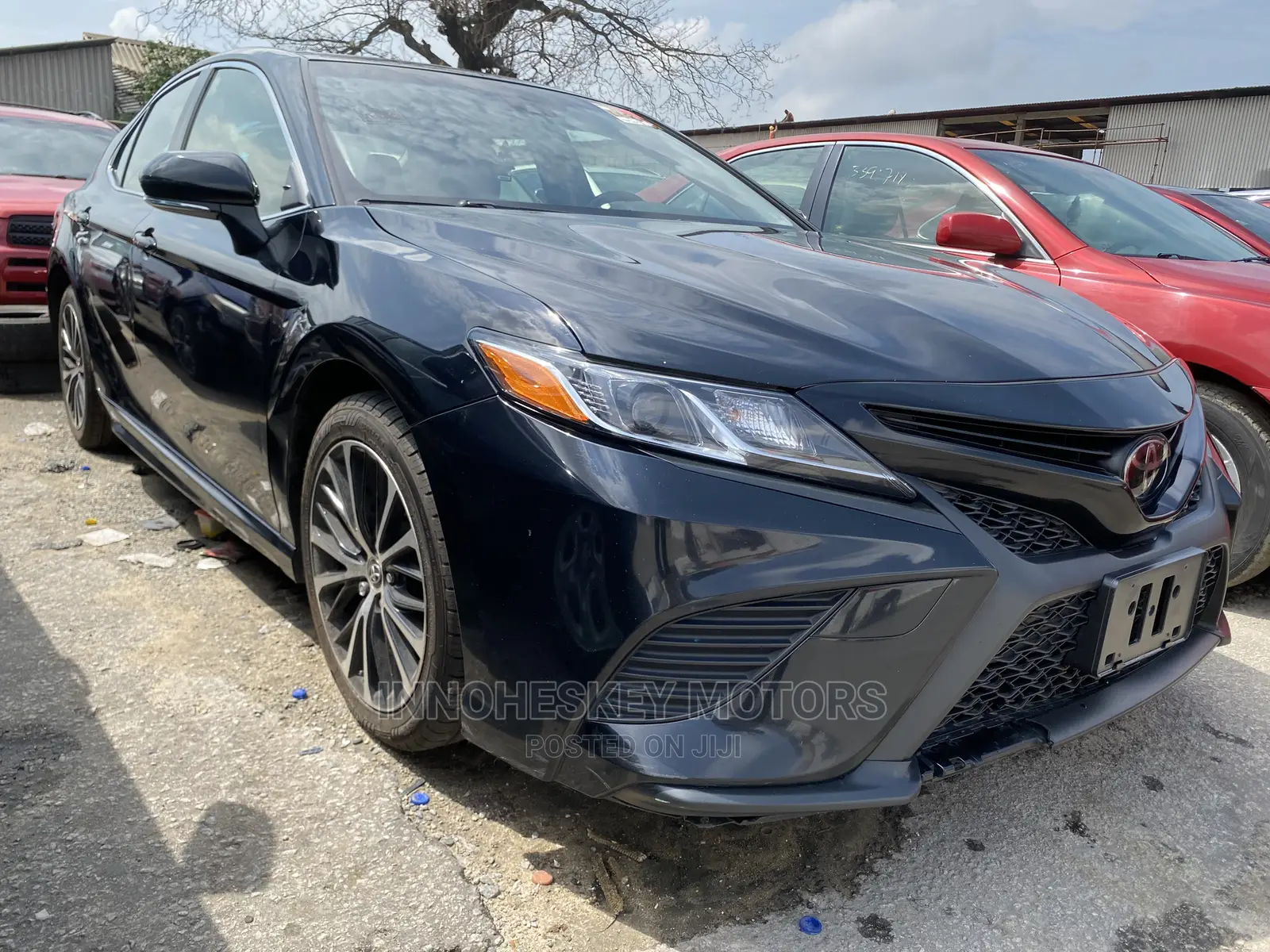 Toyota Camry SE FWD (2.5L 4cyl 8AM) 2018 Black