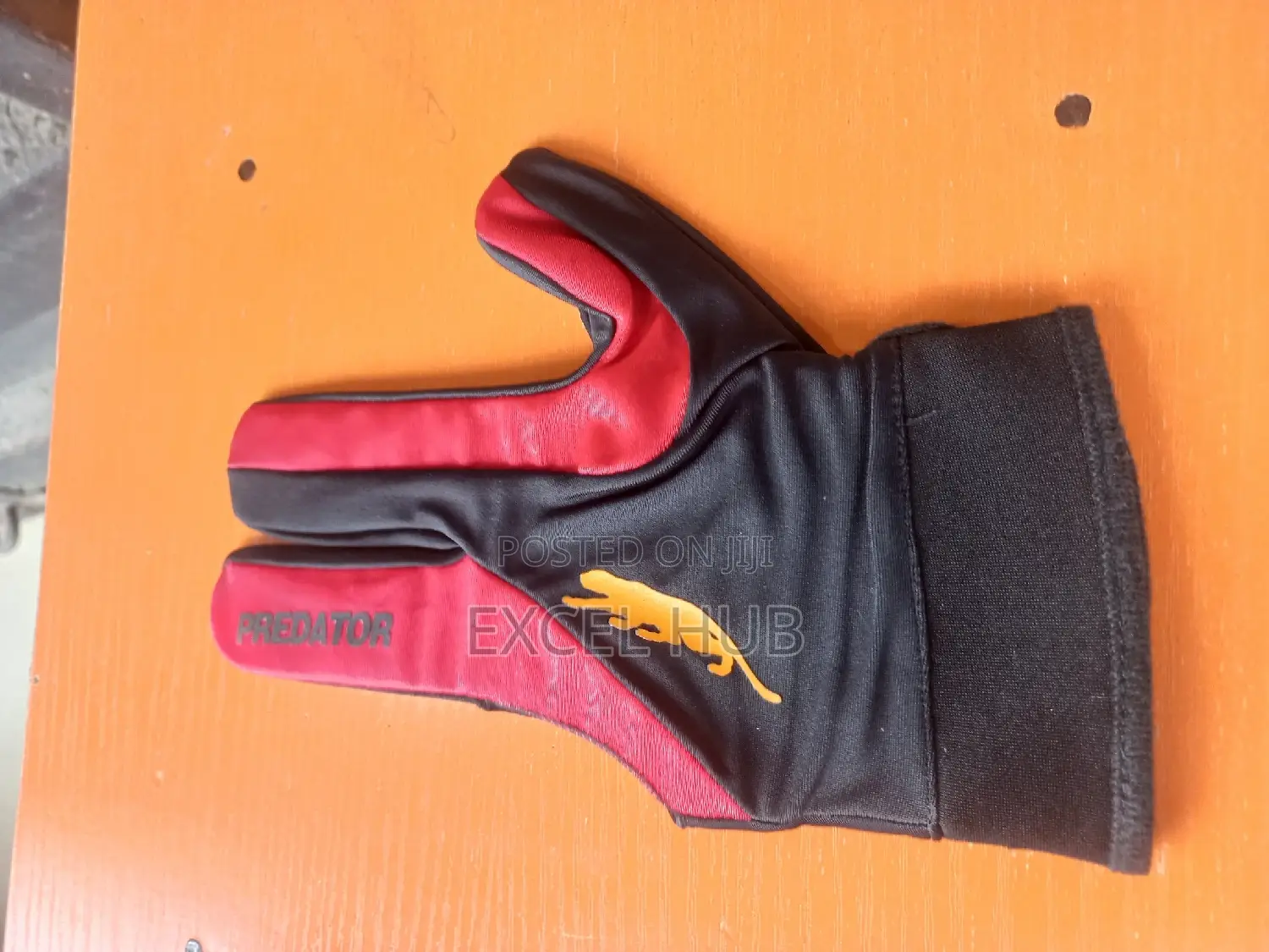 Snooker Gloves With Strap 112