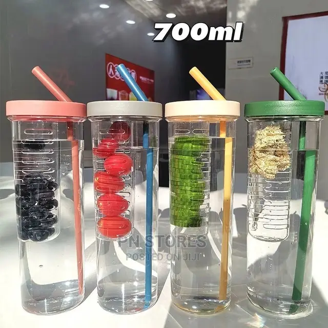 700ml Transparent Fruit Filter Straw Bottle