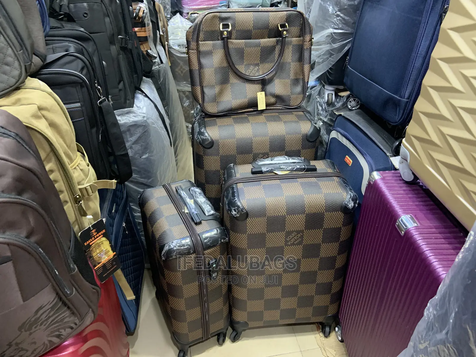 Set of Quality Lv Imported Traveling Luggage