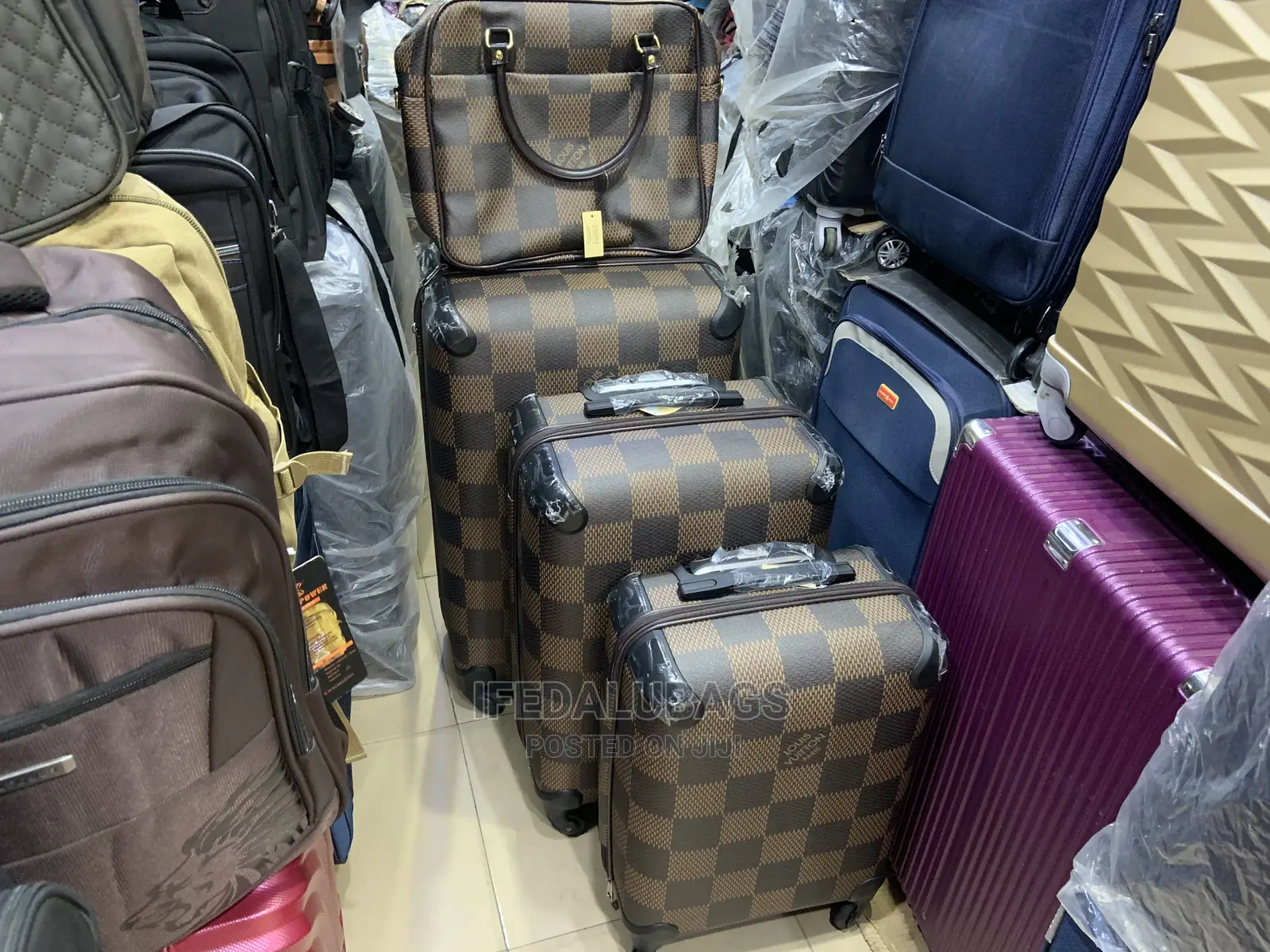 Set of Quality Lv Imported Traveling Luggage
