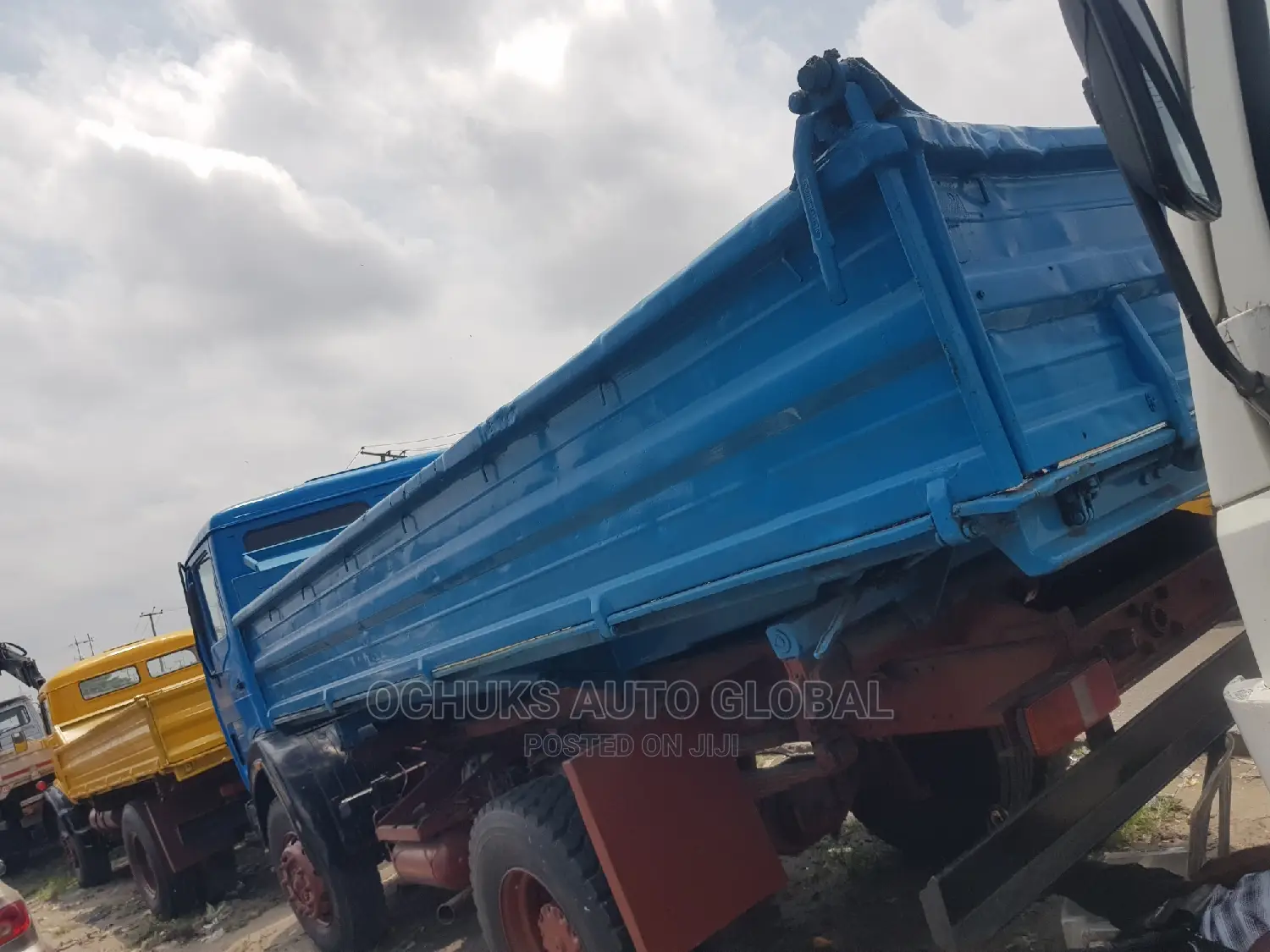 M/Benz Tipper Foriegn Bucket 10bolits 6tyers 1617 Model