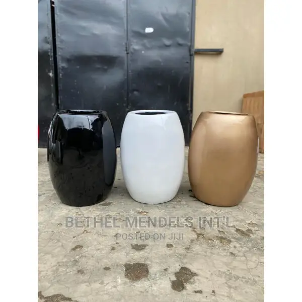 Wholesales of Quality 50cm Classic Fiberglass Flower Pots