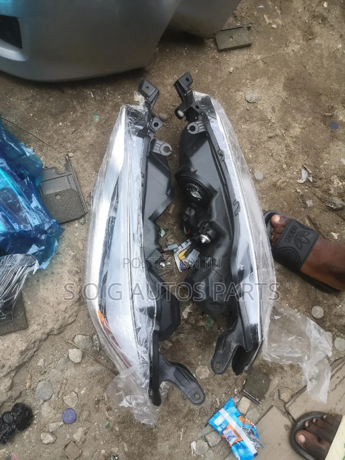 Headlamp Set Corrola 2015