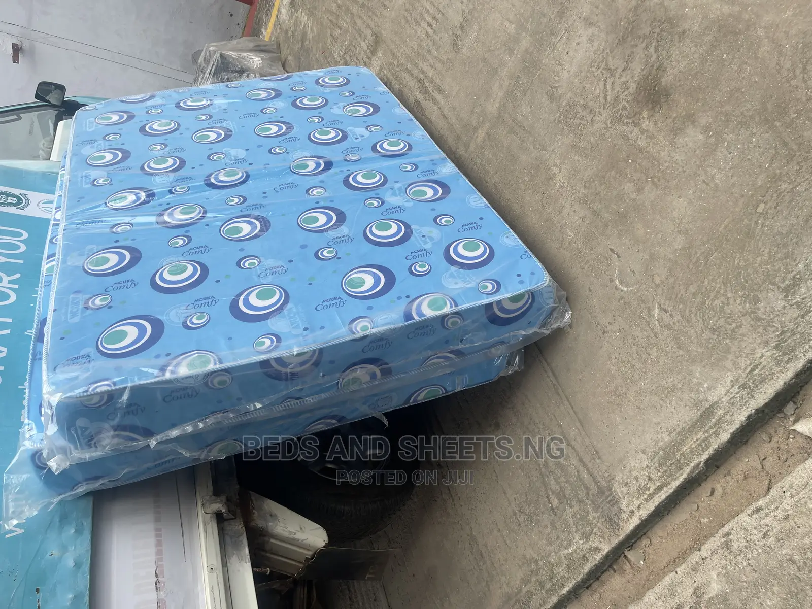 Mouka Comfy 6 by 4.5 by 10 Inches