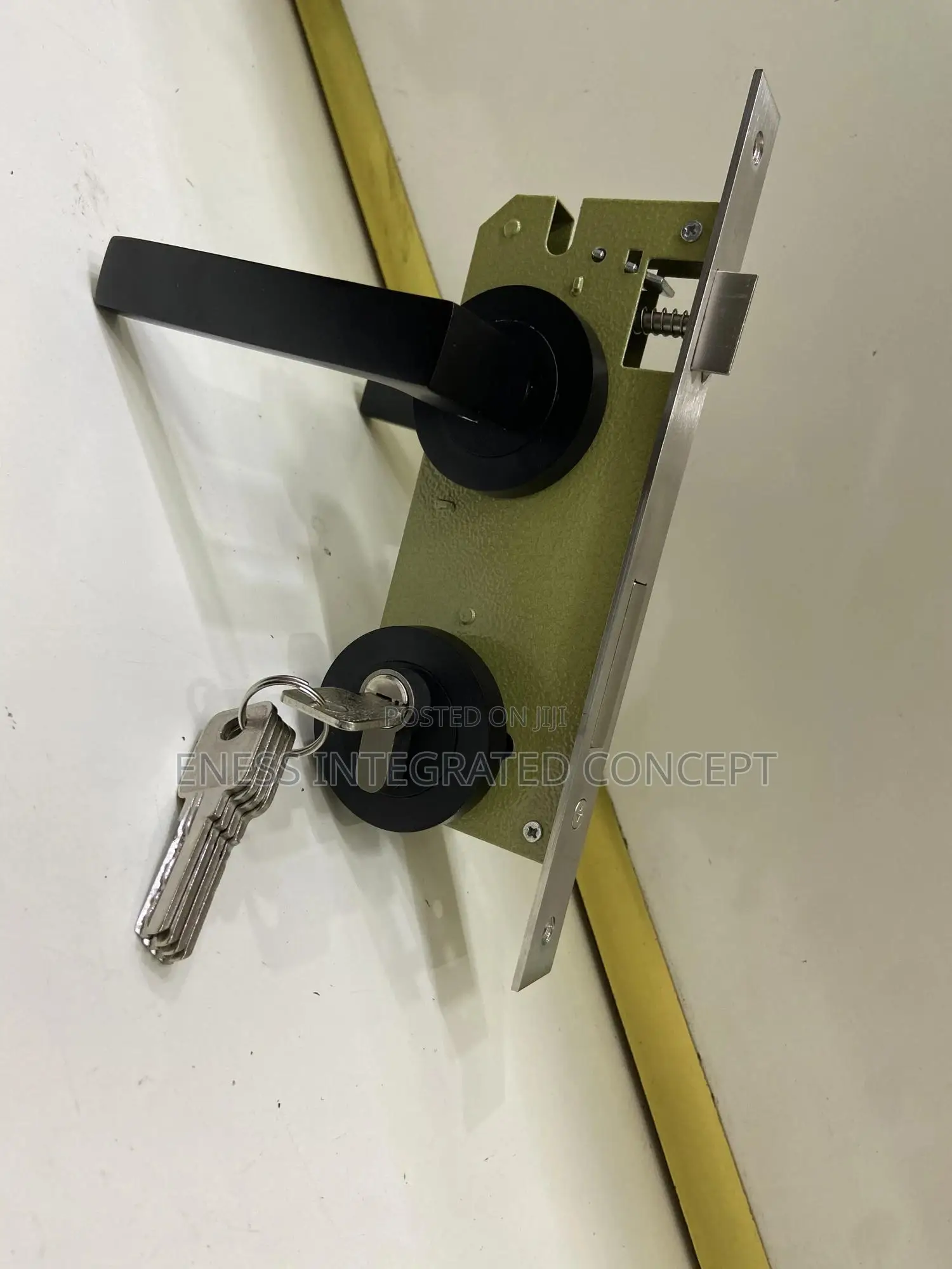 Round Styled Black Coated Door Lock Set