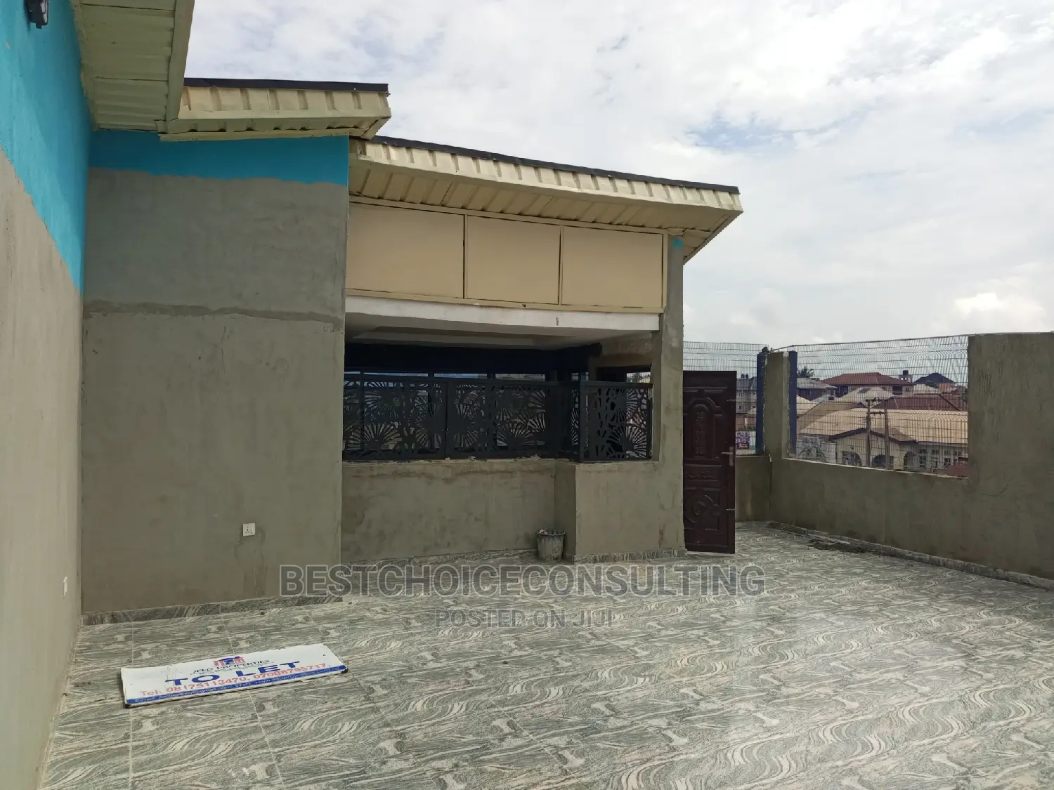Lounge Space for Lease by the Road, in Akala Expr. Kasumu Rd