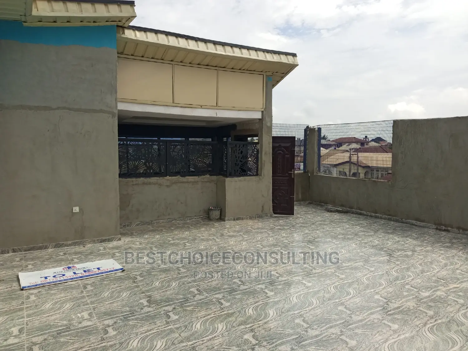 Lounge Space at Akala Express, by the Road Side