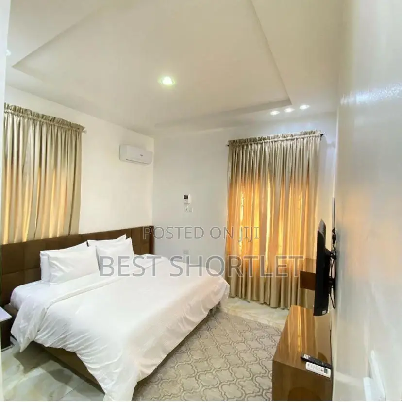 1 Bedroom Apartment With an Open Floor Kitchen