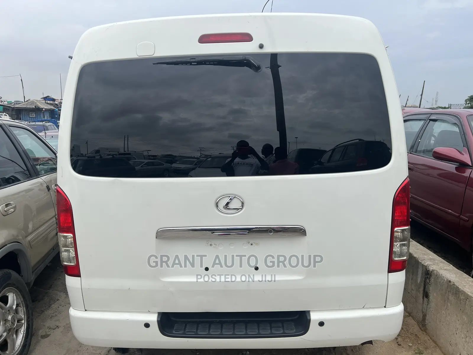 Toyota Grand HiAce 2015 White