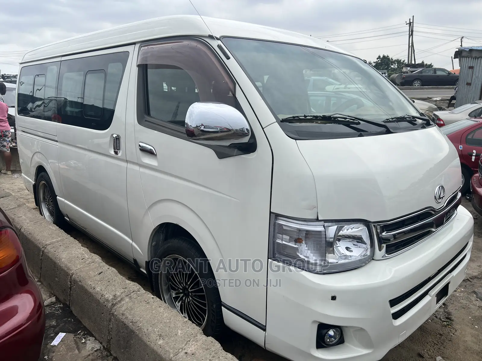 Toyota Grand HiAce 2015 White