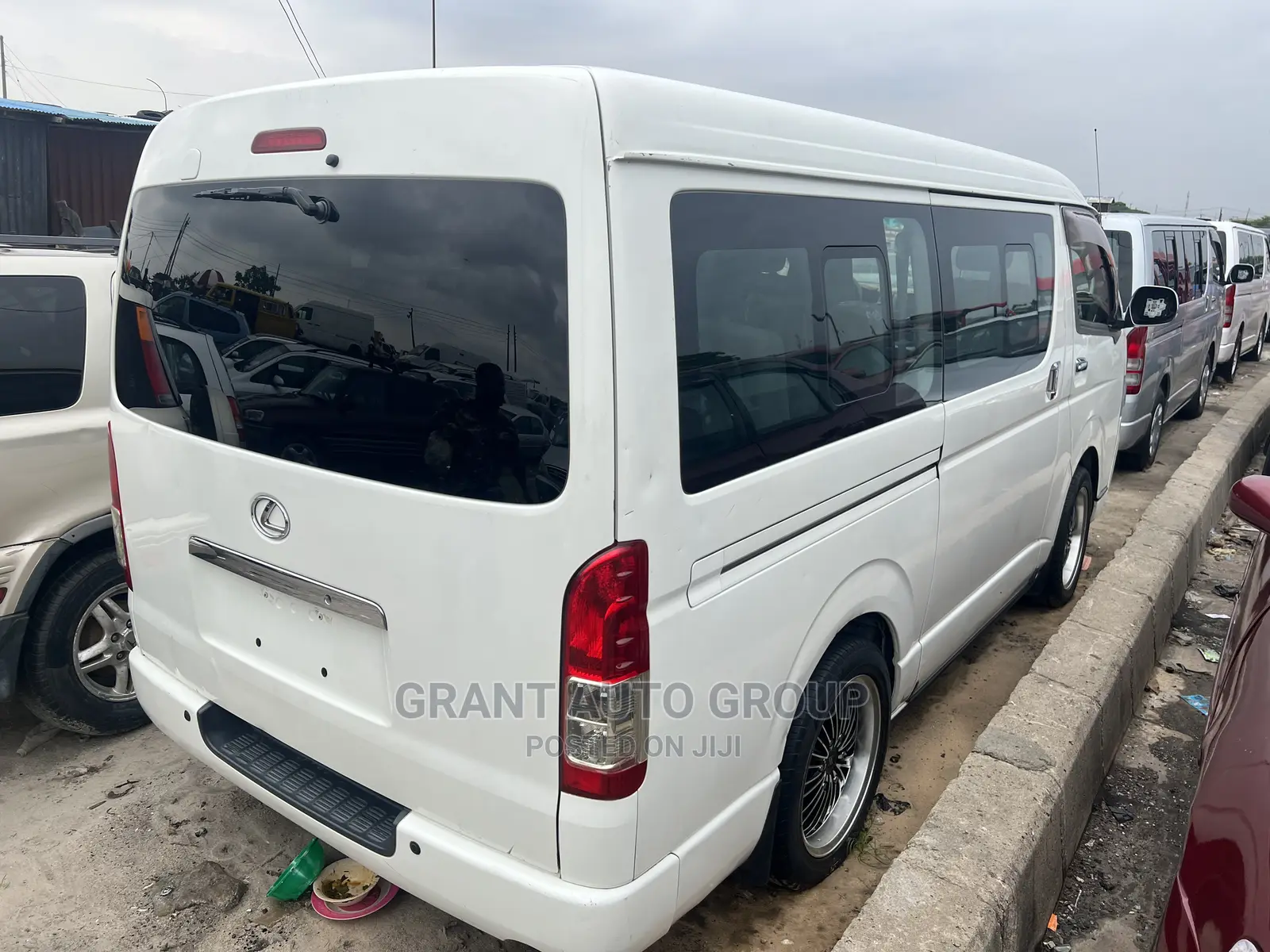 Toyota Grand HiAce 2015 White