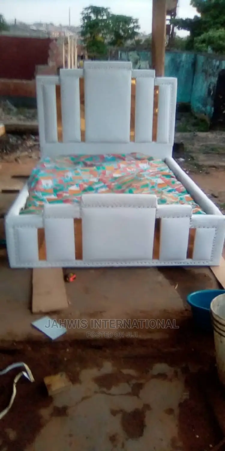 Beautiful 41/2 by 6ft Bed Frame