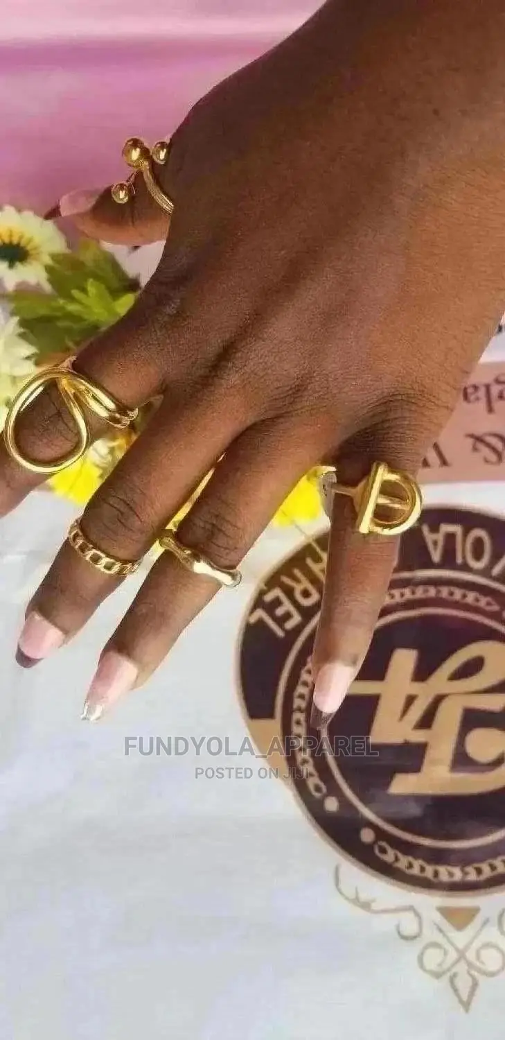 Female Chunky Titanium Ringy
