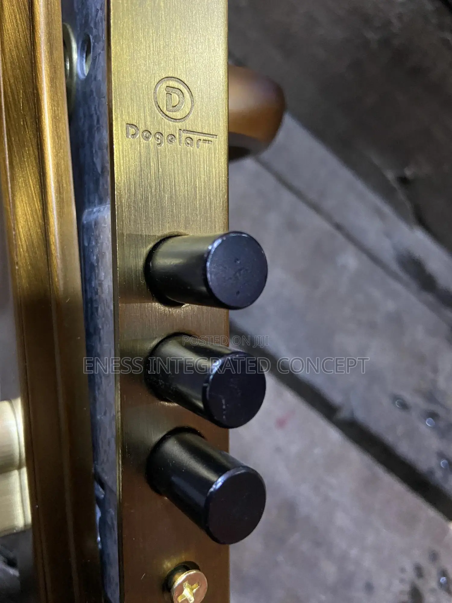 Dogelar Bullet Door Lock Design
