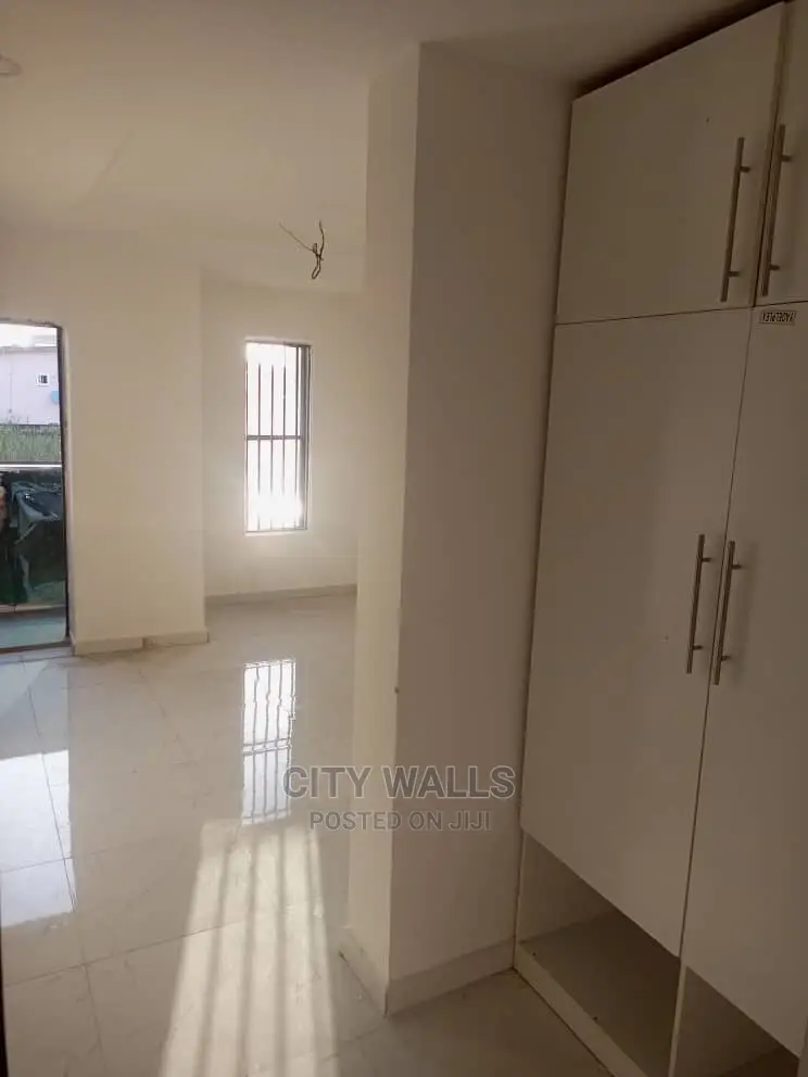 3bdrm Block of Flats in Ikate-Elegushi for rent