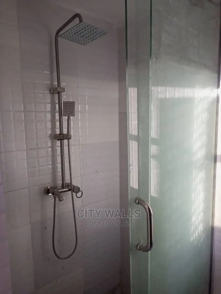 3bdrm Block of Flats in Ikate-Elegushi for rent