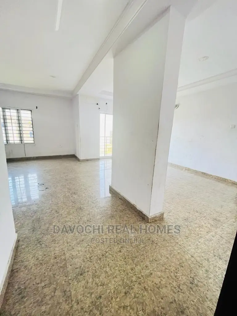 3bdrm Apartment in Oral Estate, Lekki for rent