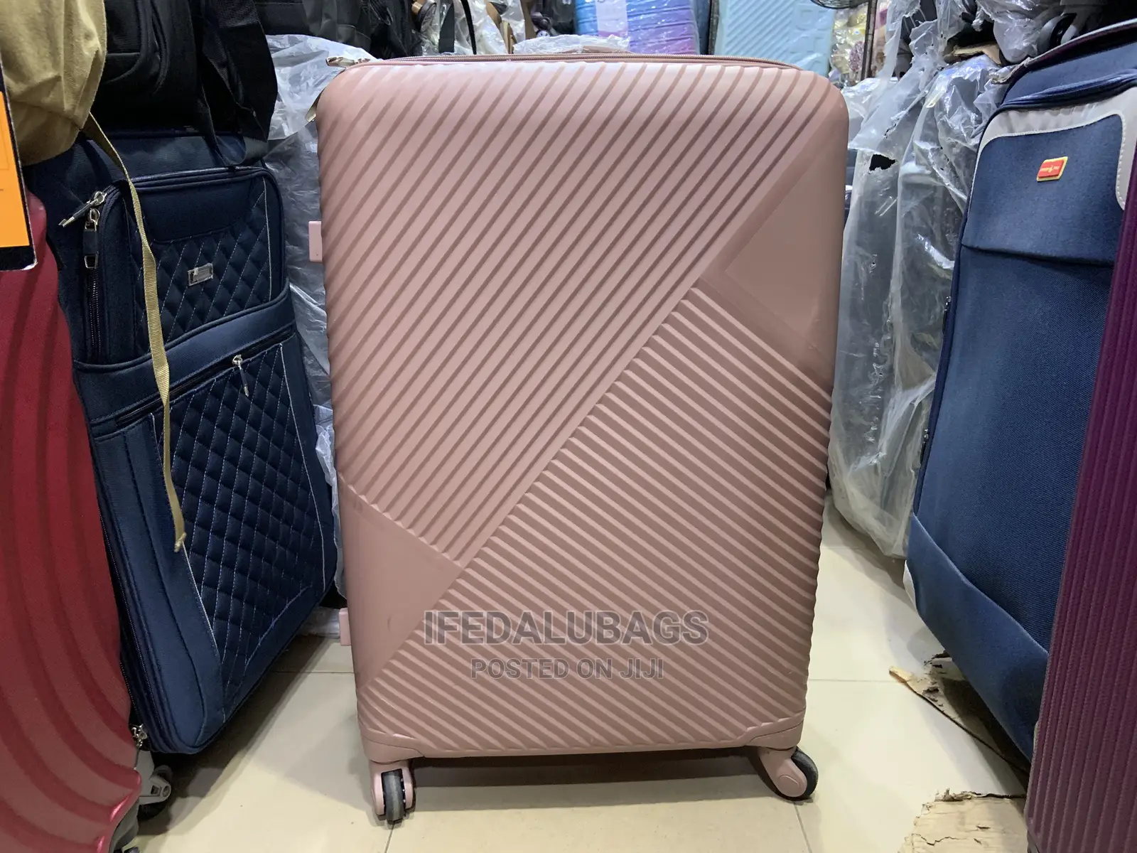 Big Size Quality Unbreakable Plastic Traveling Luggage