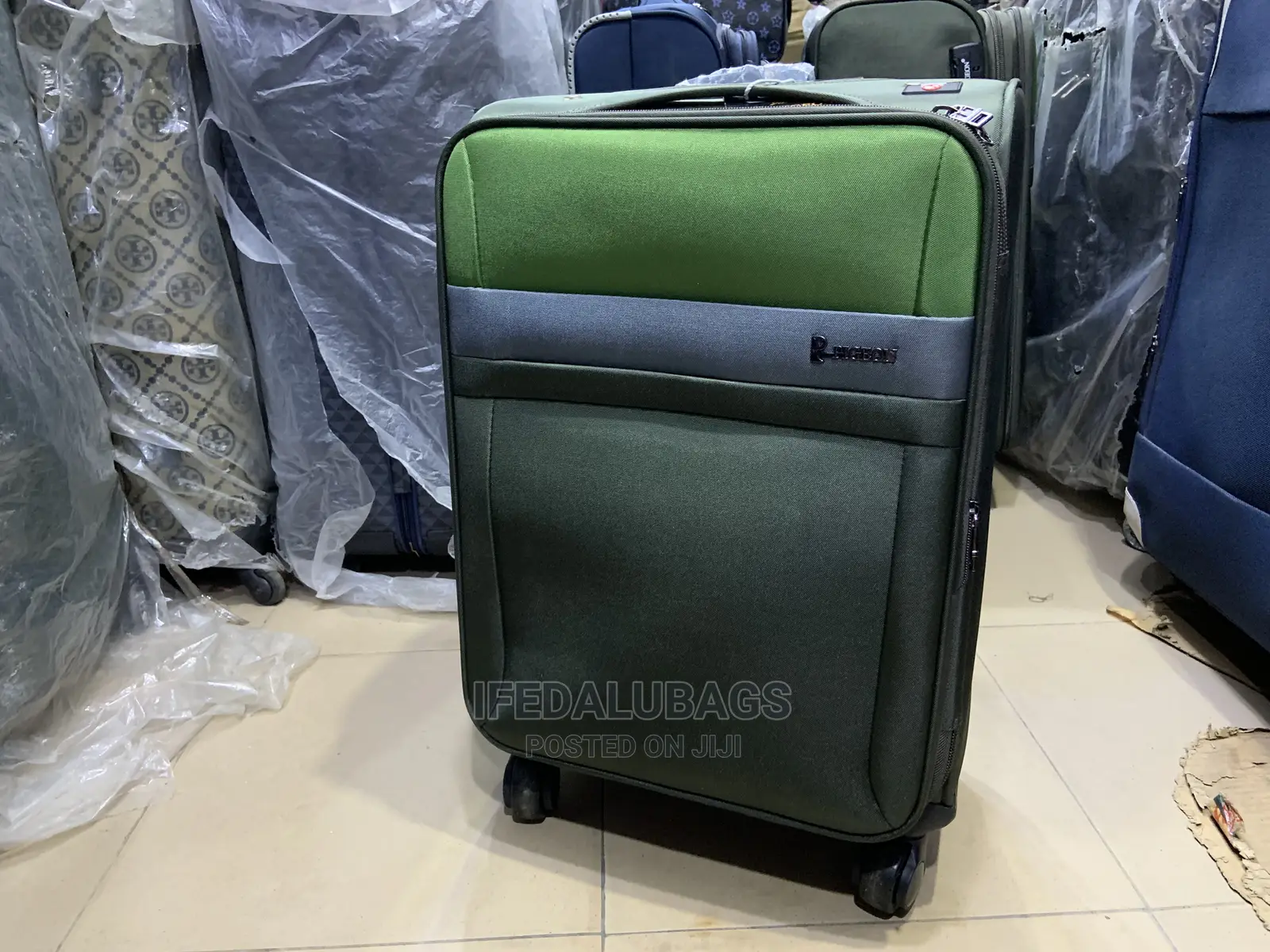 Small Size Quality Imported Traveling Luggage