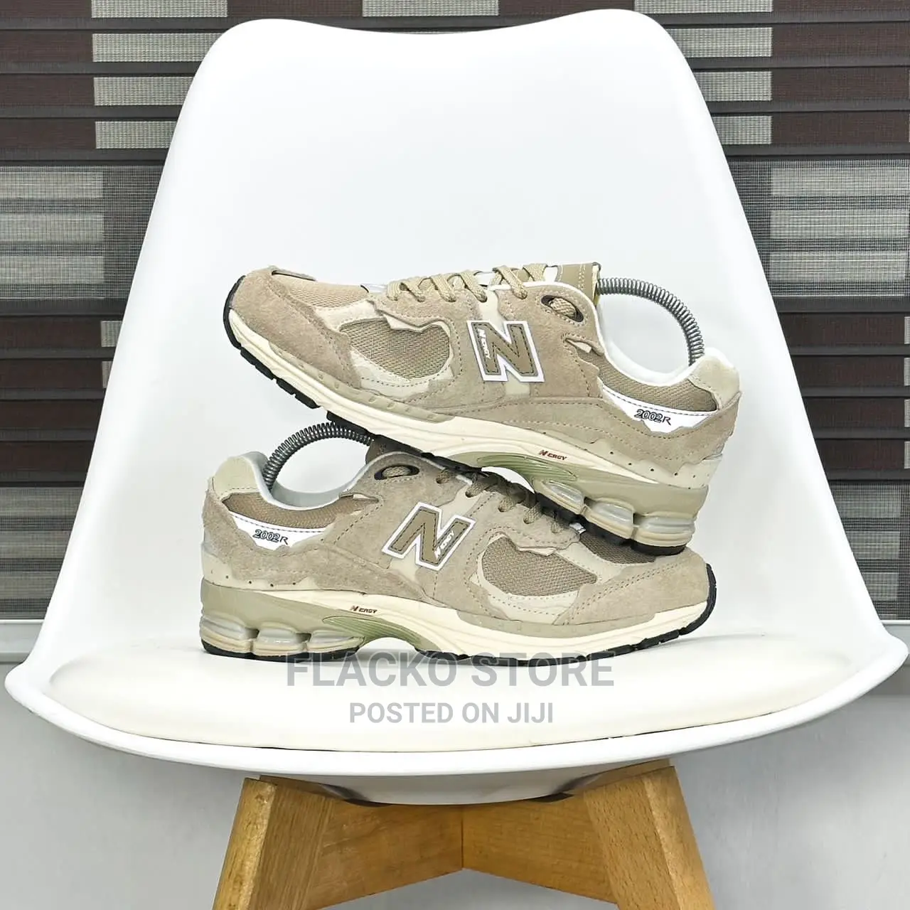 Original New Balance 2002R Protection Pack Driftwood Sneaker