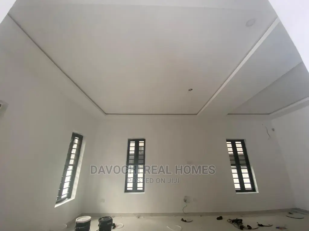 4bdrm Duplex in Chevron Drive for rent