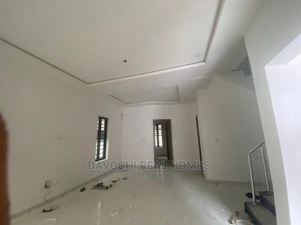 4bdrm Duplex in Chevron Drive for rent